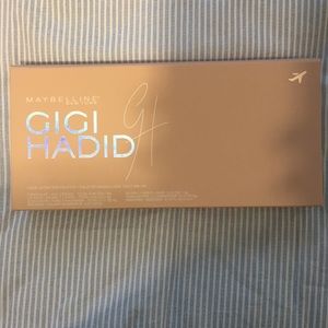 Maybelline x Gigi Hadid Jetsetter Palette